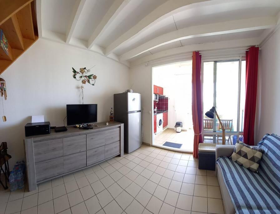 Studio T1 Bis La Belle Vue, Vue Mer, Wifi, Plage A 50M Le Moule Exterior photo