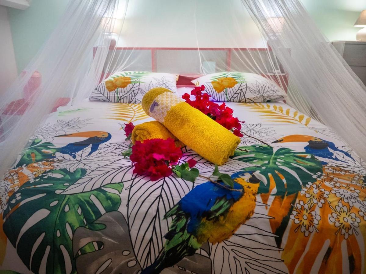 Studio T1 Bis La Belle Vue, Vue Mer, Wifi, Plage A 50M Le Moule Exterior photo